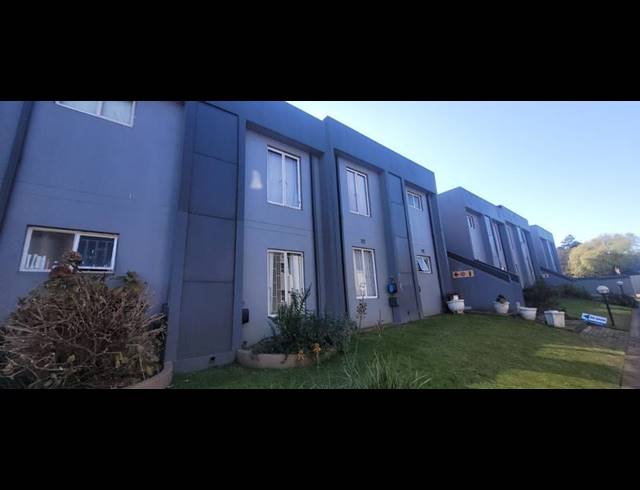 2 BEDROOM TOWNHOUSE FOR SALE IN MULBARTON